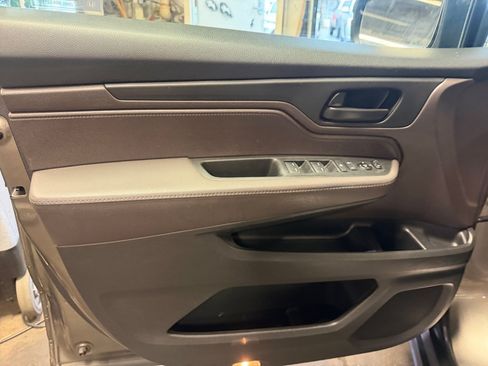 Used 2018 Honda Odyssey EX image 36