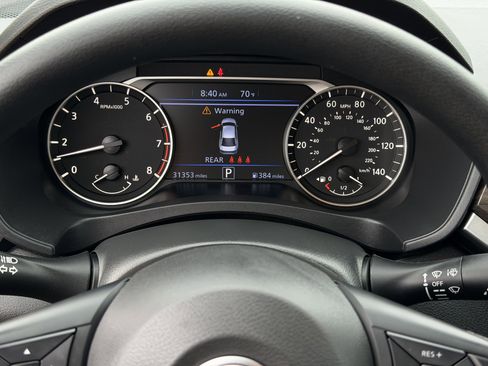 Used 2025 Nissan Altima 2.5 SV FWD image 18