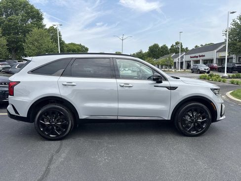 Used 2023 Kia Sorento SX AWD/4WD image 10