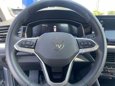 Used 2025 Volkswagen Jetta SE image 28