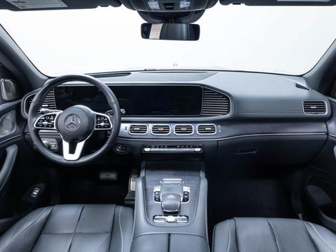 Used 2022 Mercedes-Benz Maybach GLS 600 4MATIC image 32