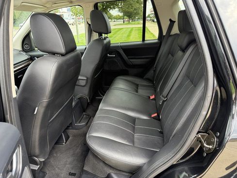 Used 2015 Land Rover LR2 AWD/4WD image 10