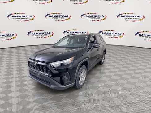 Used 2022 Toyota RAV4 XLE w/ Convenience Package AWD/4WD image 4