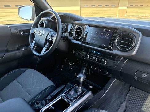 Used 2023 Toyota Tacoma TRD Off-Road image 18