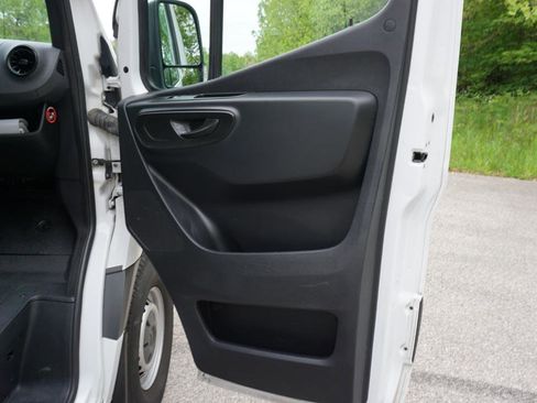 Used 2019 Mercedes-Benz Sprinter 1500 image 23