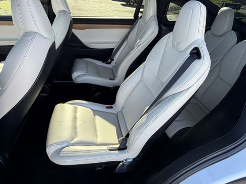 Used 2020 Tesla Model X Long Range image 29