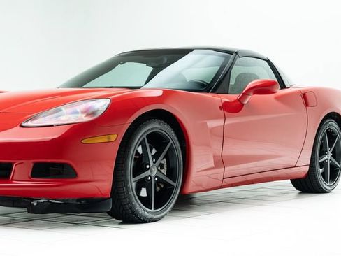 Used 2013 Chevrolet Corvette Coupe w/ Battery Protection Package RWD image 9