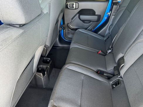 New 2025 Jeep Gladiator Sport image 9