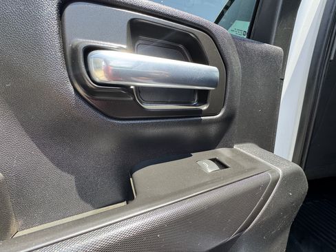 Used 2021 GMC Sierra 2500 4x4 Crew Cab w/ Convenience Package image 11