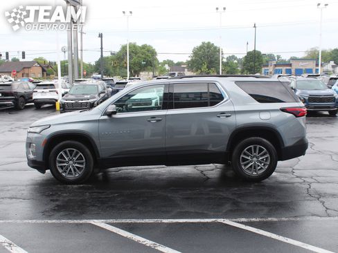 Used 2023 Chevrolet Traverse LT FWD image 7