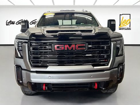 Used 2024 GMC Sierra 2500 AT4 w/ Technology Package AWD/4WD image 2