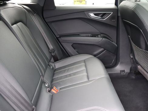 Used 2023 Audi Q4 e-tron Premium Plus w/ Premium Plus image 14