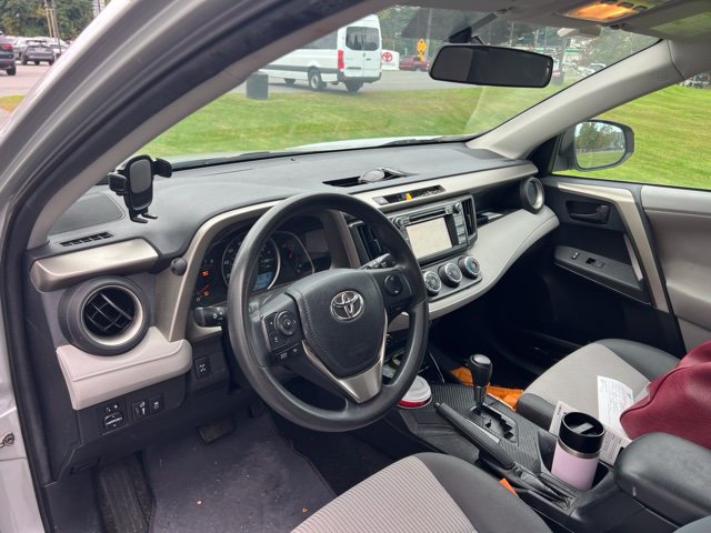 Used 2013 Toyota RAV4 LE AWD/4WD image 12