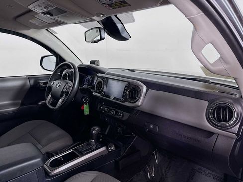 Used 2020 Toyota Tacoma SR5 AWD/4WD image 22