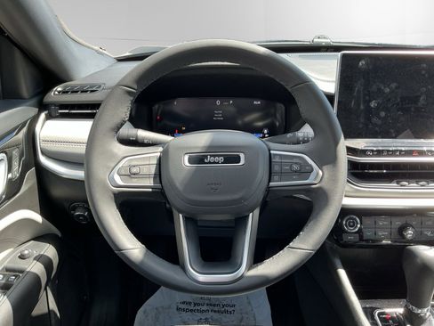 Used 2025 Jeep Compass Limited w/ Elite Group AWD/4WD image 12