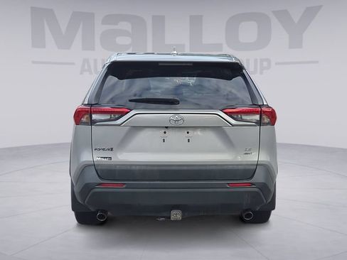Used 2022 Toyota RAV4 LE AWD/4WD image 4
