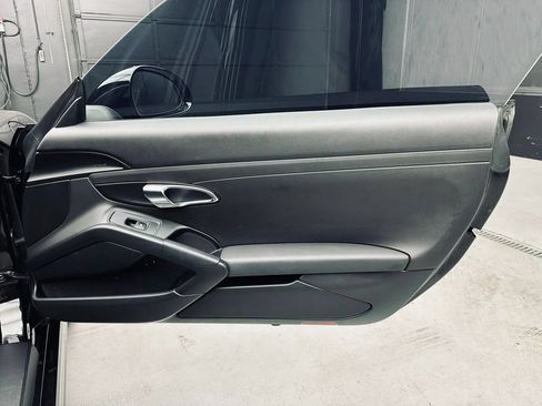 Used 2016 Porsche Cayman RWD image 22