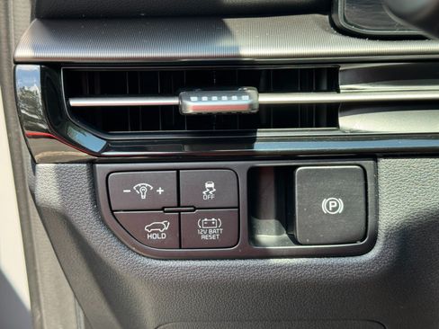 Used 2026 Kia Sportage EX AWD/4WD image 16