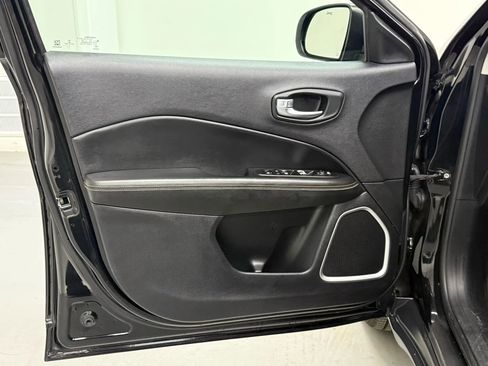 Used 2018 Jeep Compass Sport image 19