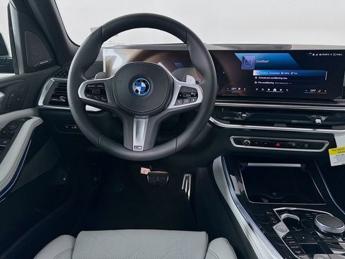 New 2026 BMW X5 xDrive50e image 19