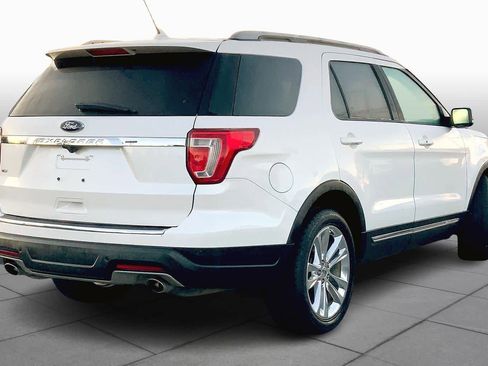 Used 2018 Ford Explorer XLT w/ Equipment Group 202A image 12