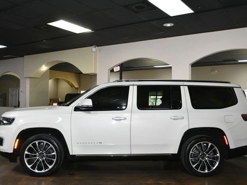 Used 2022 Jeep Wagoneer Series III w/ Premium Group I image 51