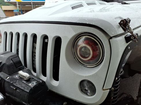 Used 2016 Jeep Wrangler Sport AWD/4WD image 10