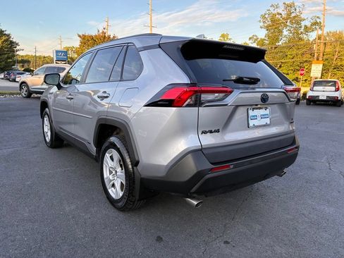 Used 2021 Toyota RAV4 LE AWD/4WD image 5