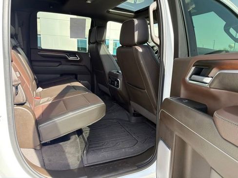Used 2025 GMC Sierra 3500 Denali w/ Technology Package AWD/4WD image 12