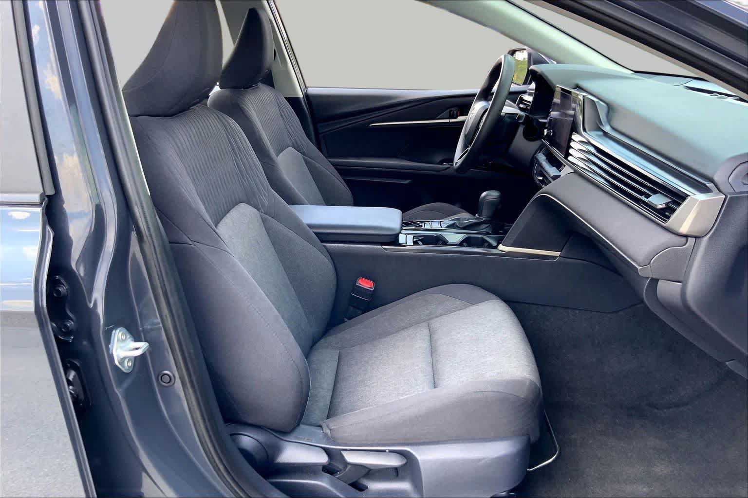Used 2025 Toyota Camry LE FWD image 9