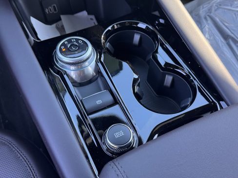 New 2026 Ford Explorer Platinum image 25