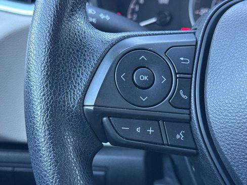 Used 2022 Toyota Corolla LE image 23