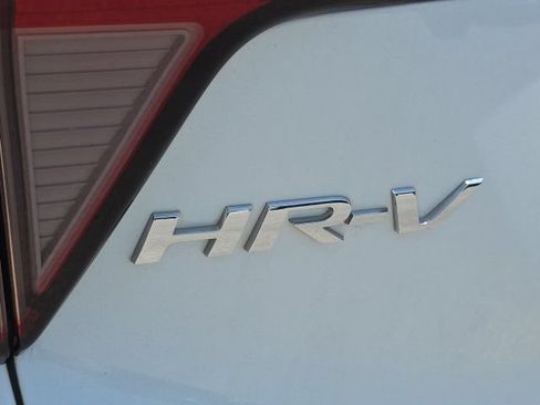 Used 2017 Honda HR-V EX image 12