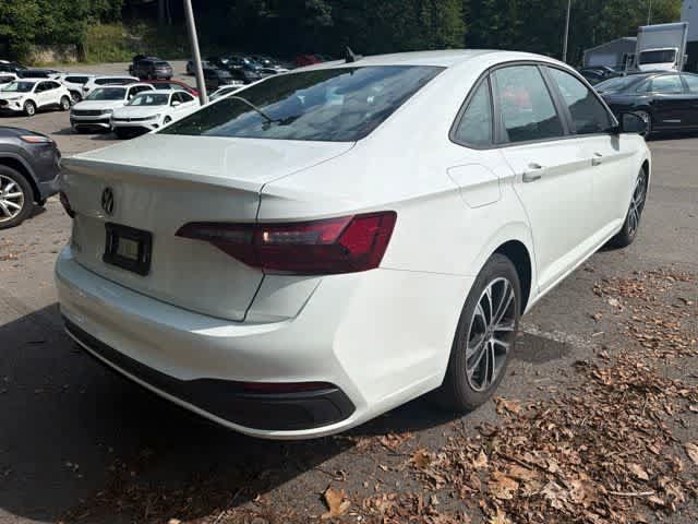 Used 2024 Volkswagen Jetta Sport FWD image 5