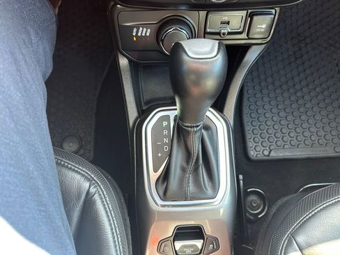 Used 2022 Jeep Renegade Limited w/ Sun, Sound & Wheels Group image 17