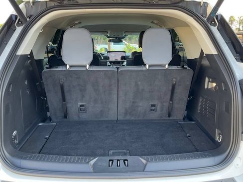Used 2025 Ford Explorer Active w/ Active Comfort Package RWD image 14