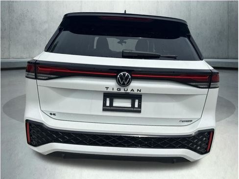 New 2026 Volkswagen Tiguan SE R-Line AWD/4WD image 4