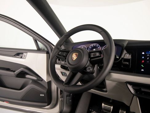 New 2026 Porsche Cayenne S image 28