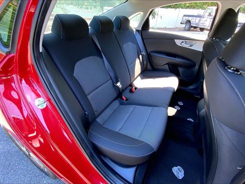 Used 2024 Kia Forte LXS w/ LXS Technology Package FWD image 28
