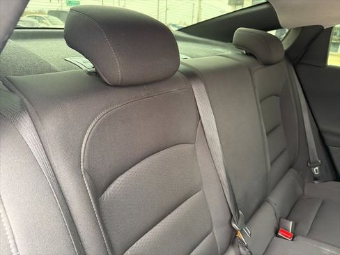 Used 2019 Chevrolet Malibu LS w/ LPO, Convenience Package 1 image 5