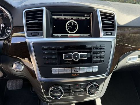 Used 2015 Mercedes-Benz GL 450 4MATIC image 21