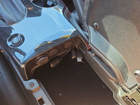 Used 2013 Chevrolet Corvette Grand Sport w/ 2LT Preferred Equipment Group image 28