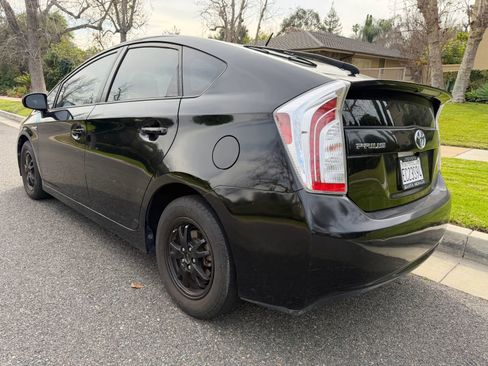 Used 2014 Toyota Prius Two image 5