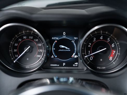 Used 2018 Jaguar F-TYPE Coupe RWD image 57