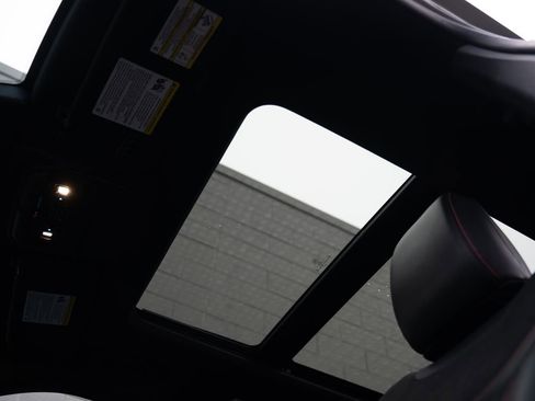 Used 2025 Ford Explorer ST AWD/4WD image 31