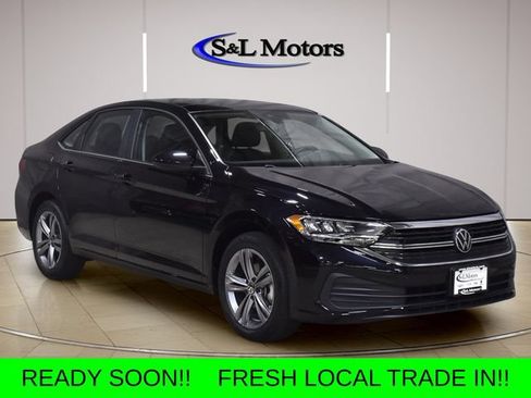 Used 2023 Volkswagen Jetta SE FWD image 1