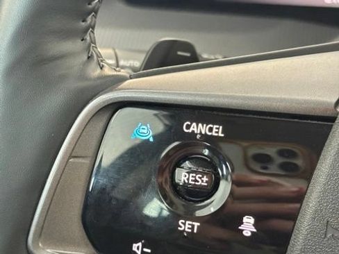 Certified 2025 Nissan Murano SV AWD/4WD image 12