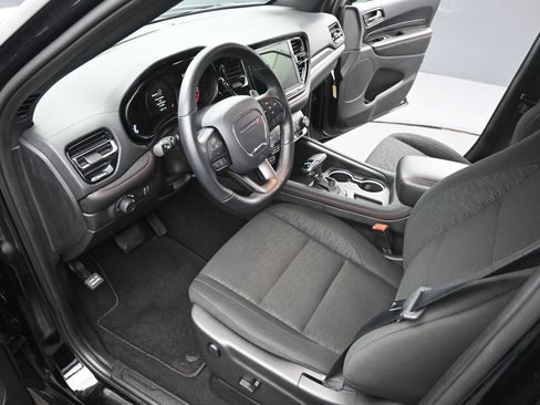 Used 2025 Dodge Durango GT image 9