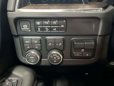 New 2026 Chevrolet Tahoe High Country AWD/4WD image 19