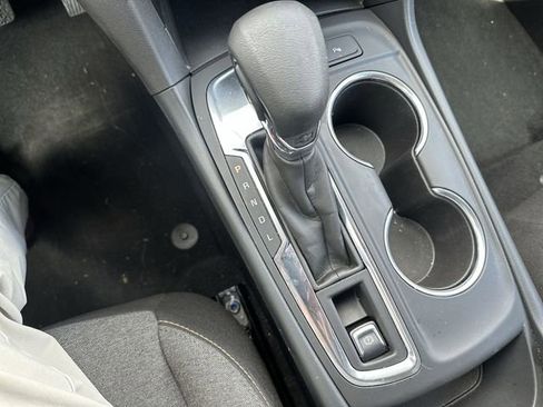 Certified 2024 Chevrolet Equinox LT w/ LPO, Floor Liner Package image 23